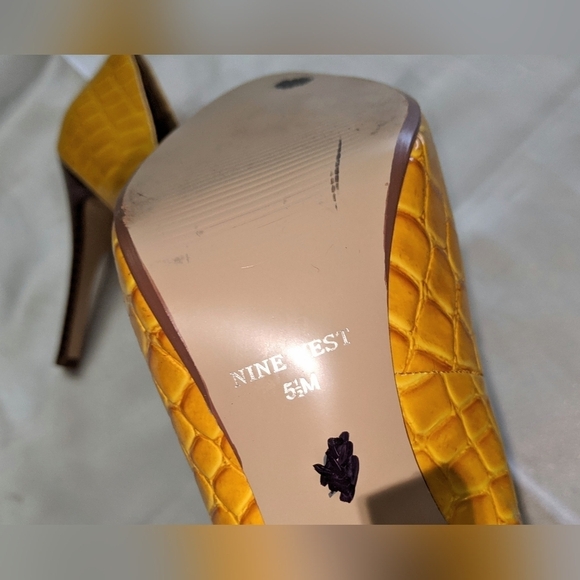 Nine West Liatris Peep Toe Platform Pump Golden Yellow Vegan Leather Sz 5 1/2 - Picture 9 of 9